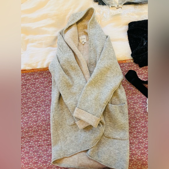 Gentle Fawn XS Ramona Cardi in light Grey.  So COZY! - Picture 7 of 9